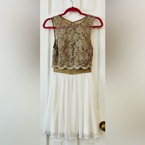 CITY STUDIO Juniors Girl Embroidered and Chiffon Party/Prom Dress. Size: (5).